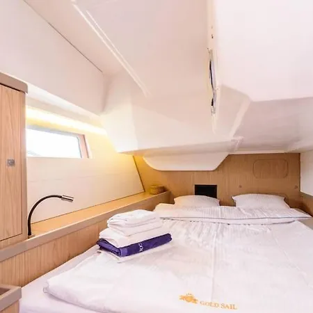 Beneteau Oceanis 48- Gold One