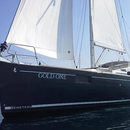 Beneteau Oceanis 48- Gold One Botel Split